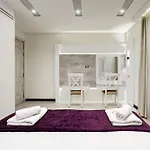 Fresh & Fabulous 2Bdr - 5 Min To Airport