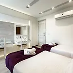 Fresh & Fabulous 2Bdr - 5 Min To Airport