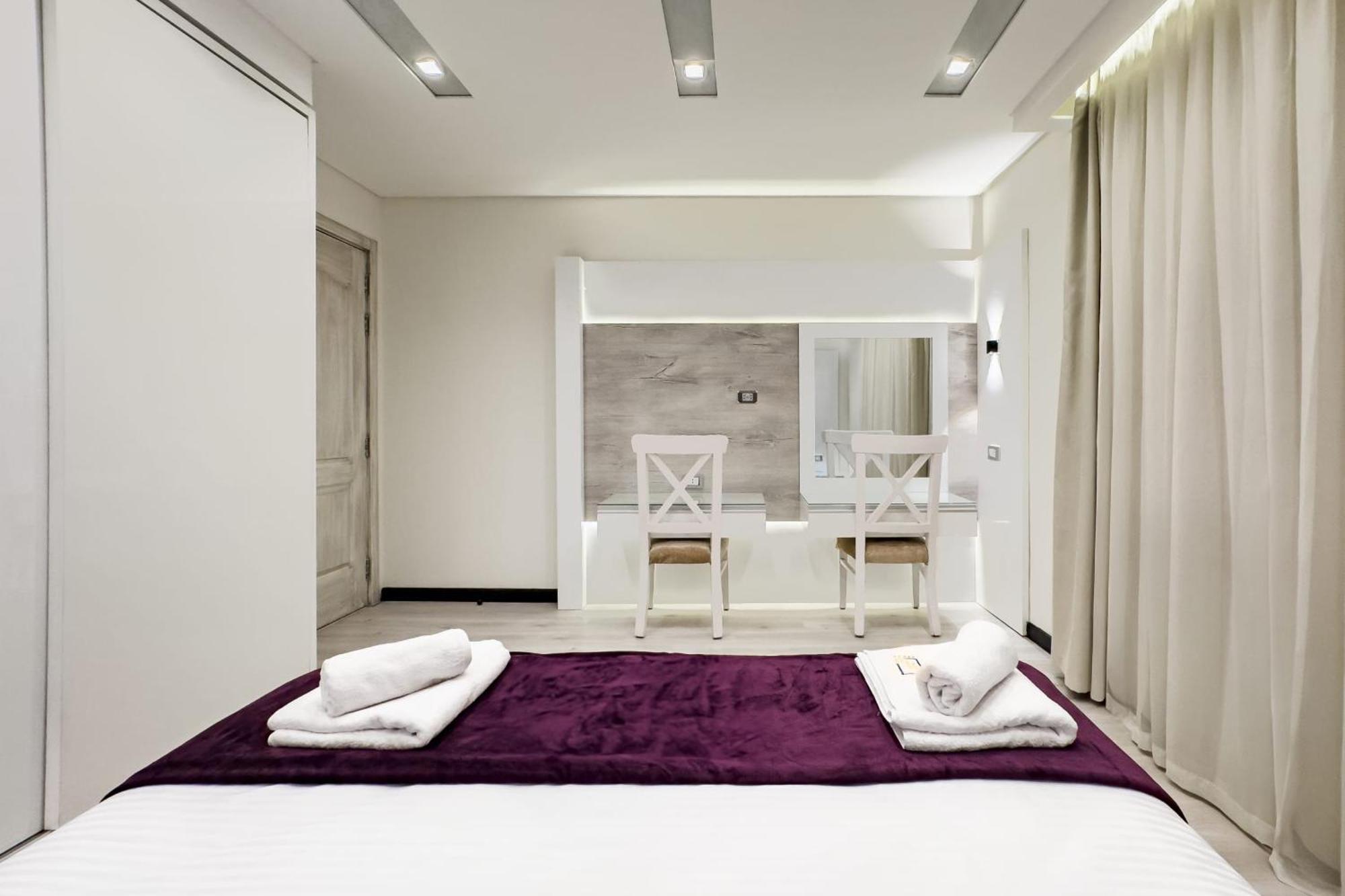 Fresh & Fabulous 2bdr - 5 Min To Airport Apartment *