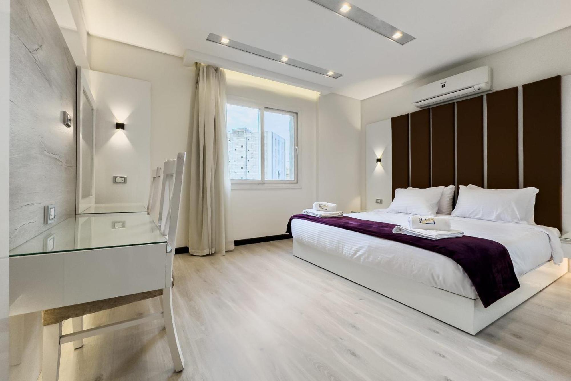 Fresh & Fabulous 2bdr - 5 Min To Airport * Cairo