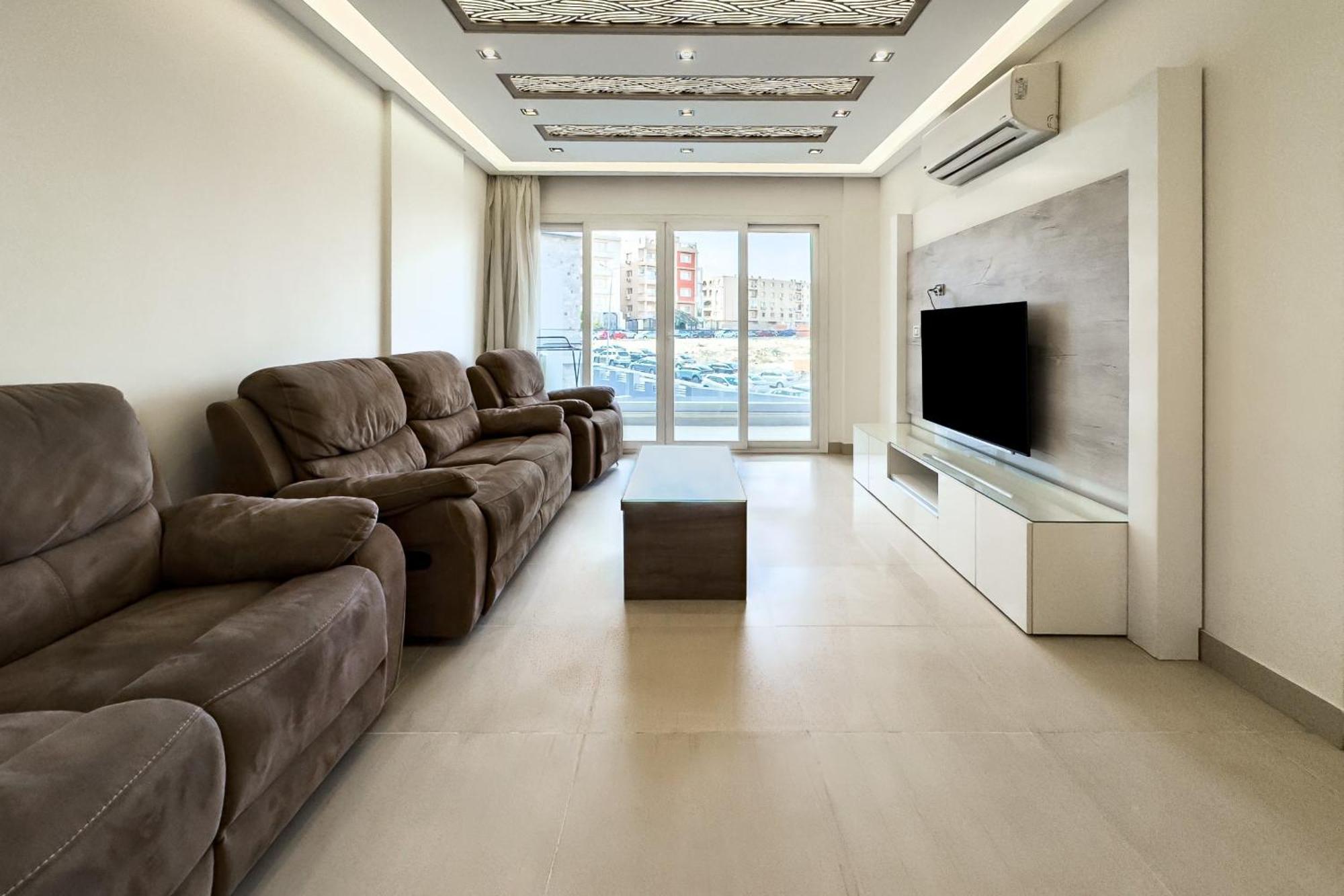 Fresh & Fabulous 2bdr - 5 Min To Airport Apartment Cairo