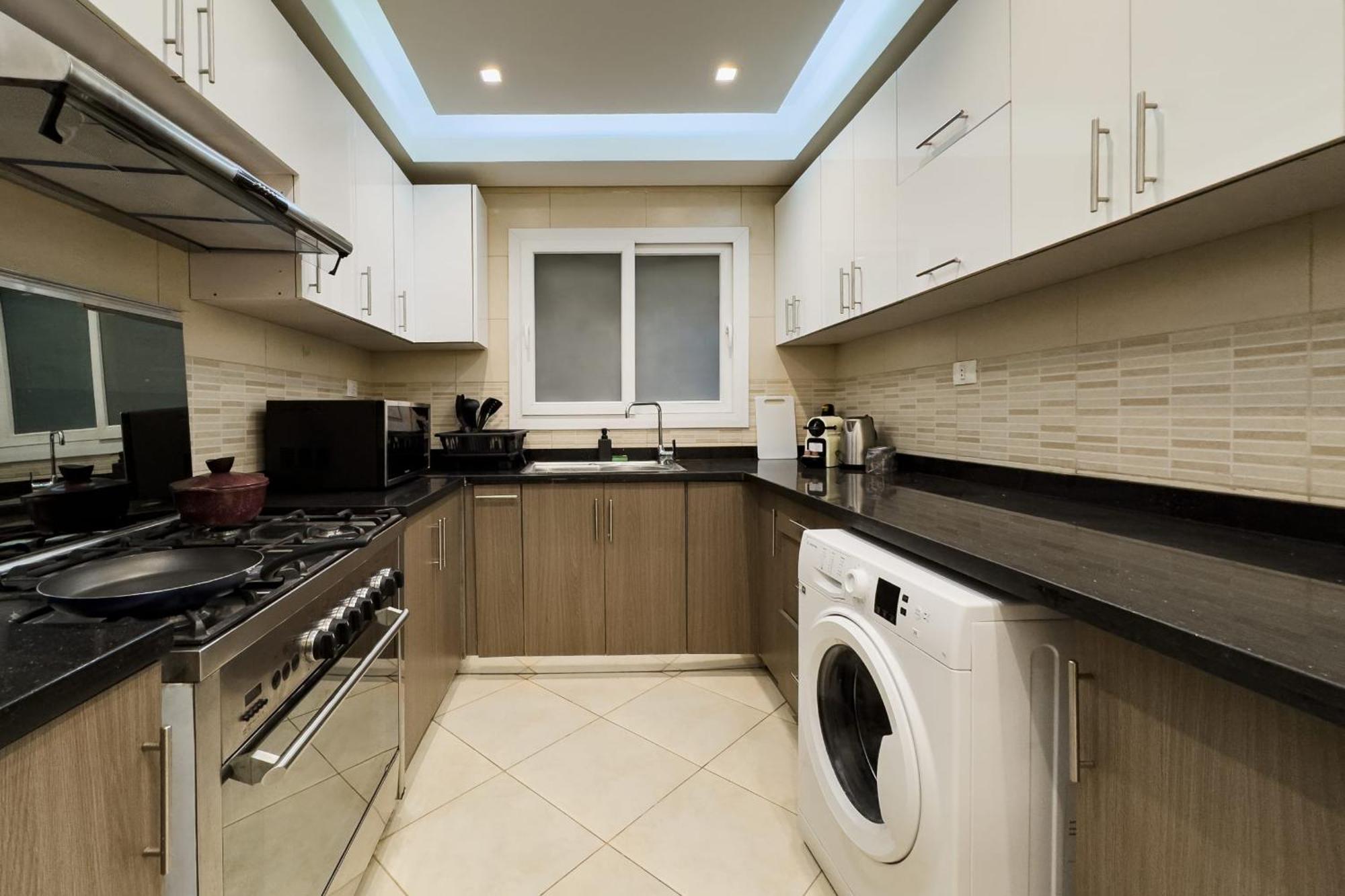 Fresh & Fabulous 2bdr - 5 Min To Airport Apartment Cairo